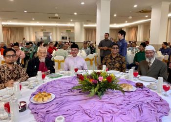 ABIM TERIMA 3 ANUGERAH DALAM MAJLIS MALAM ANUGERAH ACCIN